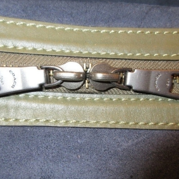 COACH 1941 ROGUE 36 OLIVE GREEN WITH PYTHON HANDLS - Picture 7 of 9